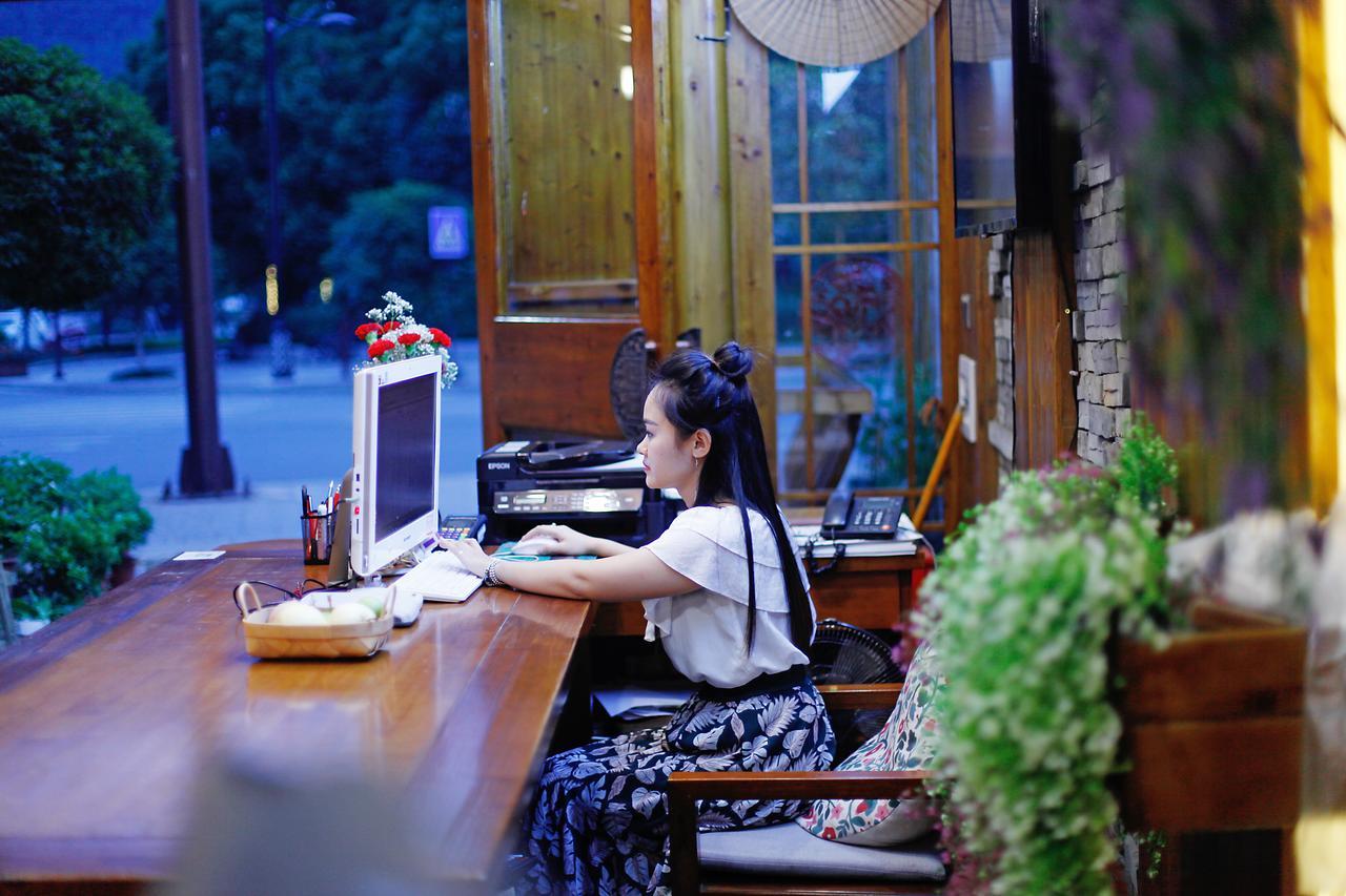Guihua Road 106Th Hostel Zhangjiajie Esterno foto
