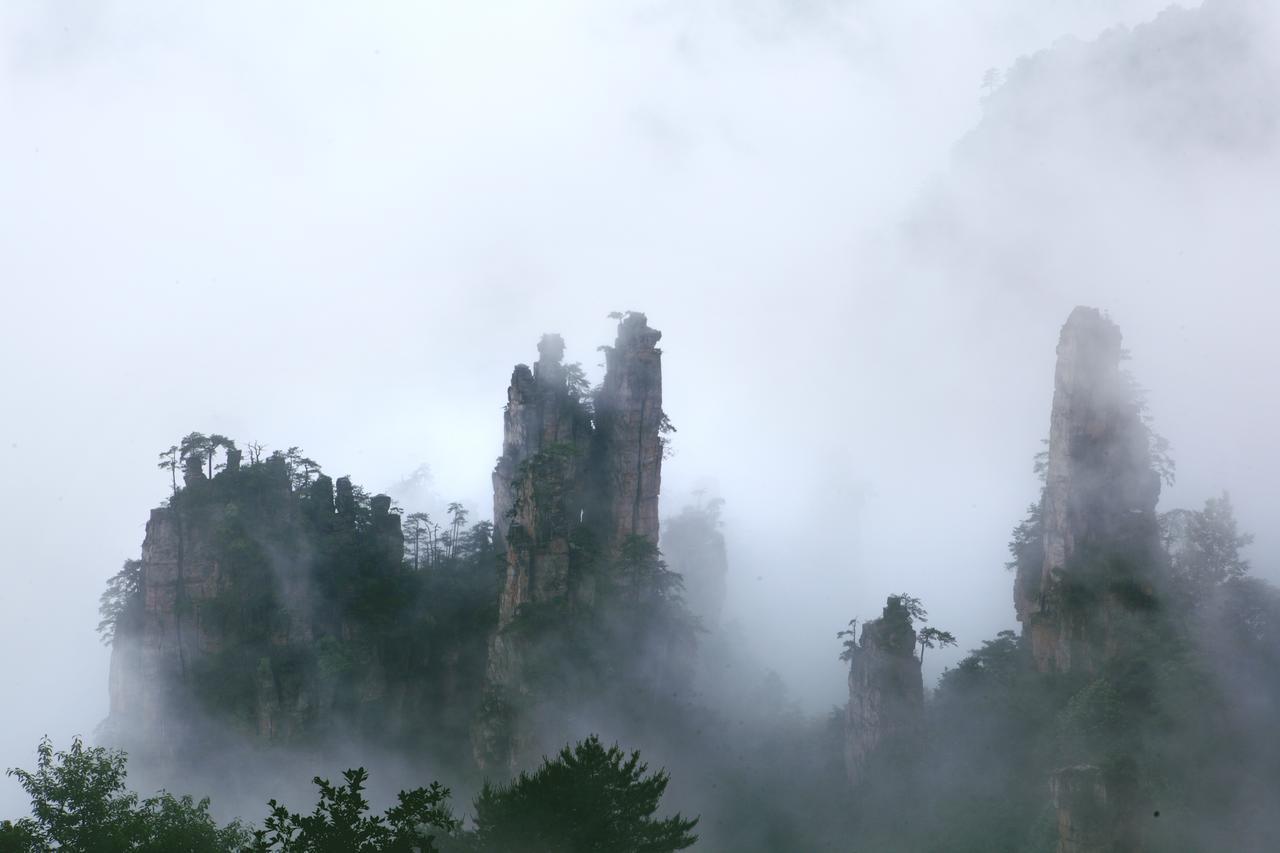 Guihua Road 106Th Hostel Zhangjiajie Esterno foto